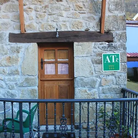 Apartamentos Los Rosales Ponga Esterno foto