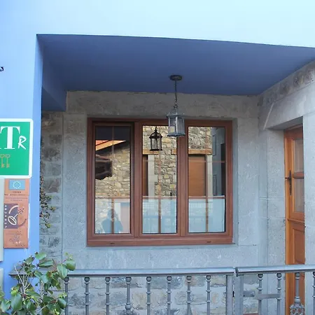Apartamentos Los Rosales Ponga Esterno foto