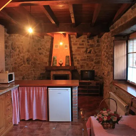 Apartamentos Los Rosales Ponga Esterno foto